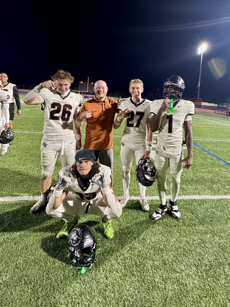 These young men put on a SHOW last night 
Cam: 13 tackles — absolute menace
Para: 17 tackles — sideline to sideline machine
Kayden: 5 tackles — locked in all night
JJ: 3 tackles — clutch stops when it counted
Proud of this squad
<a href="/Kayden26Smith/">Kayden “26” Smith MLB</a> <a href="/CamHamiel/">Camren “Camo” Hamiel</a> <a href="/AntonioPara38/">Antonio “Tarzan” Para</a>