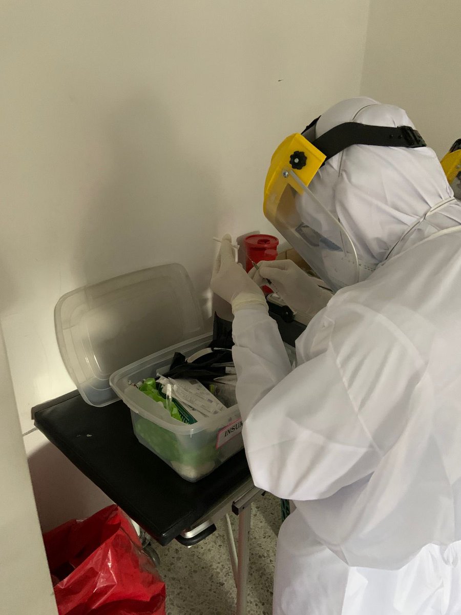 🛡️ En el Centro de Evacuados, el Dispensario Médico Nivel II de #Bogota adelantó vacunación y educación preventiva contra meningitis. 💉
Seguimos trabajando por la salud y el bienestar de nuestra gente. ⚓ 

#SanidadNavalContigo