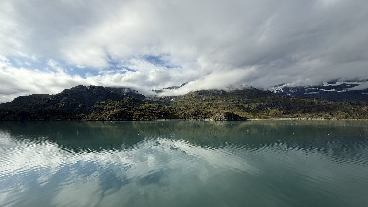 wapple15's tweet image. #ShadowsReflects #GlacierBay #Alaska