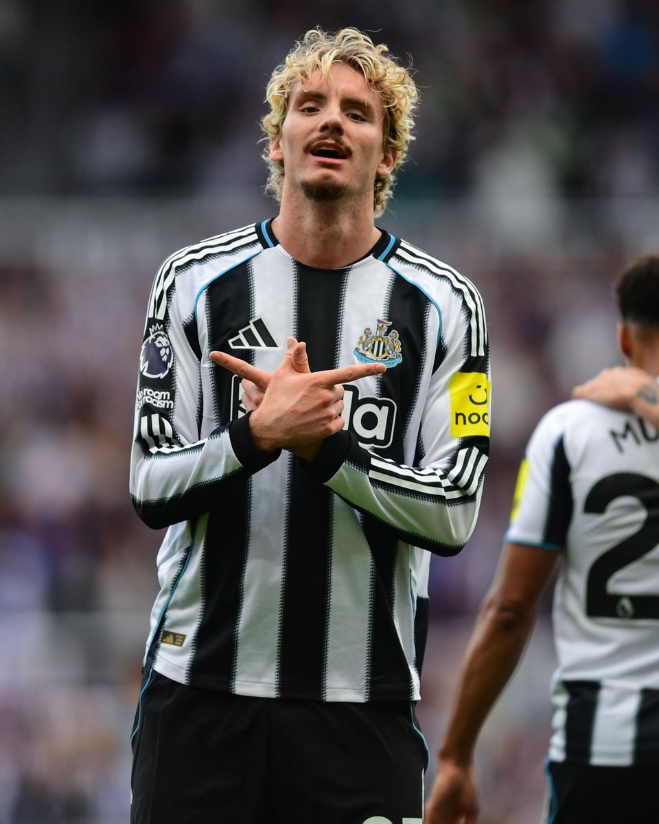 Nick Woltemade with the long-sleeved shirt 😮‍💨 Newcastle United