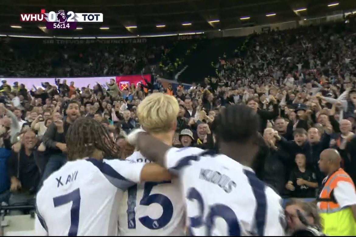 ctsmclovinya's tweet photo. Hang it in the museum with a proper European trophy x https://t.co/cMoP4qOrik