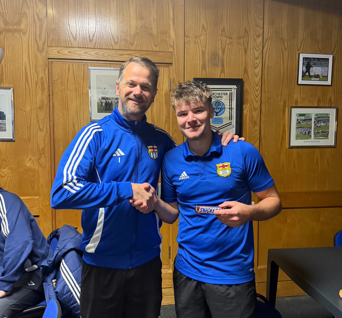 MAN OF THE MATCH ⚽

Pictured with Nick Hutchings, Dan Sheehy was today's Man of the Match against Gillingham Town. A goal and another good perfromance, congratulations and well played Dan!

A massive thank you to MB Builders for sponsoring Dan for the season!

COUS 💙