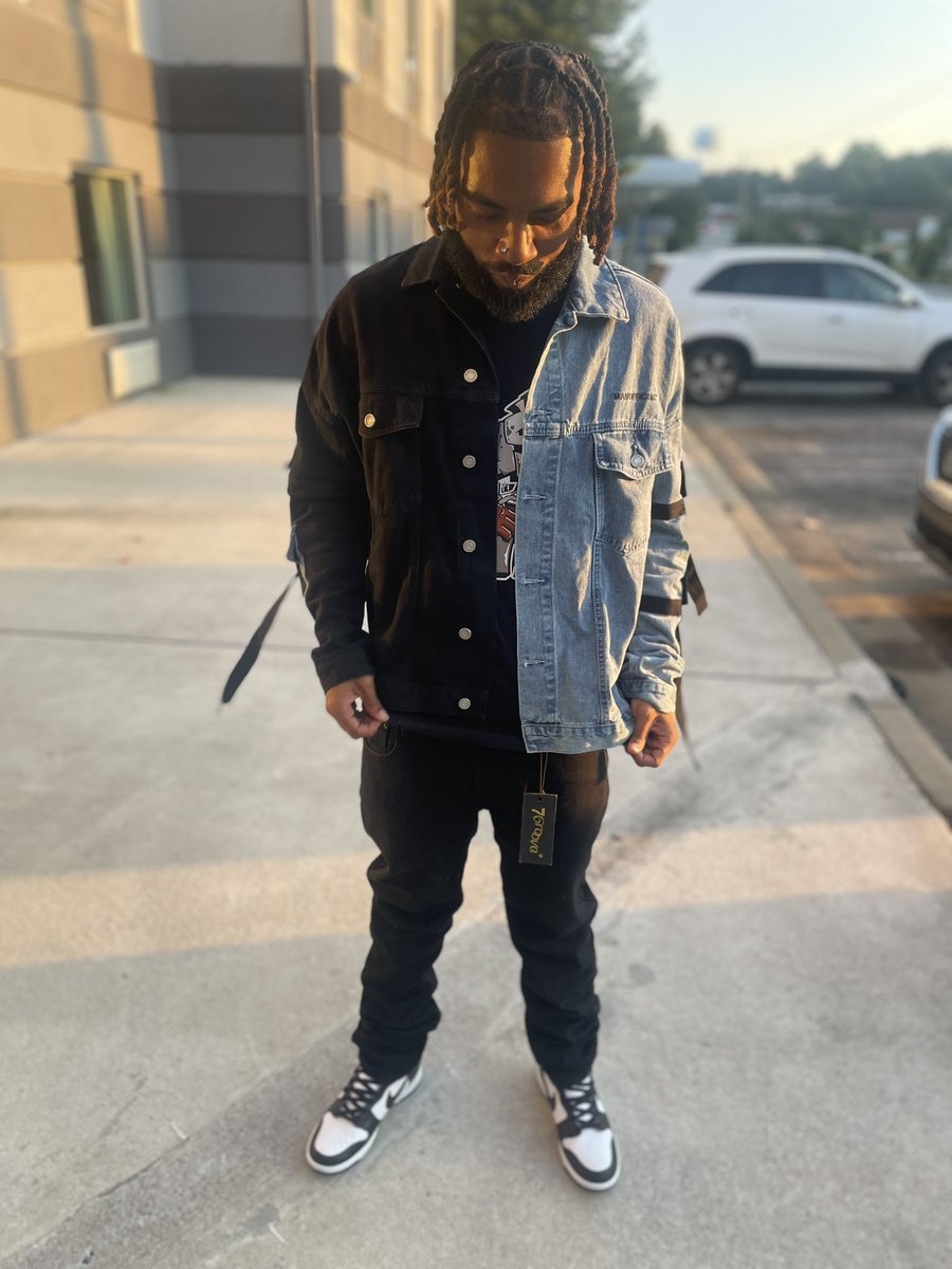 MoneyboyTaz23's tweet photo. Pictures from yesterday big 25 https://t.co/4DRABzjkek