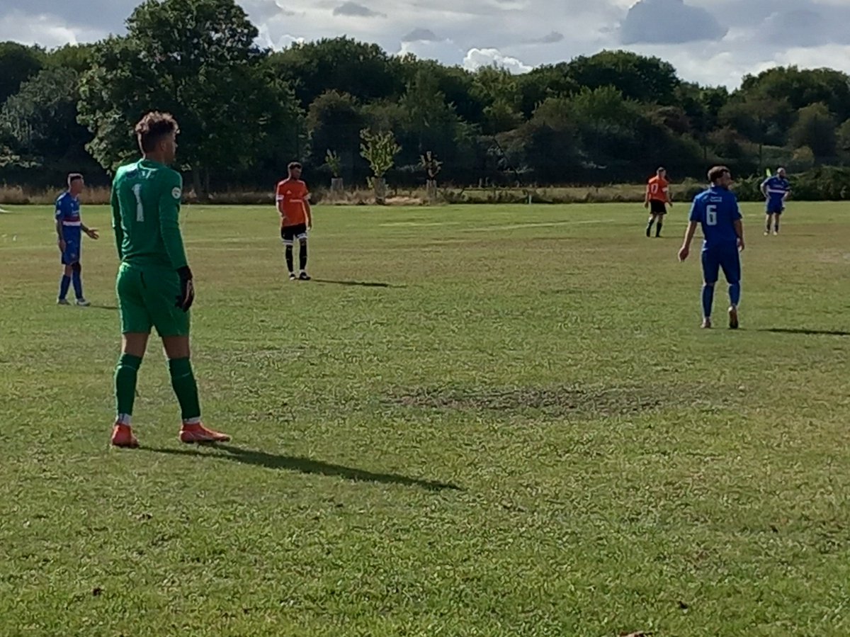 Grassroots football at its finest. A back and forth contest sees <a href="/BroughtonUtd/">Broughton United Football Club🟠⚽️</a> triumph 2-1 over <a href="/CHIRKAAAFC/">CHIRK A.A.A. FC</a> in <a href="/NEWFAMensLeague/">North East Wales Football League</a> action. #groundhopping