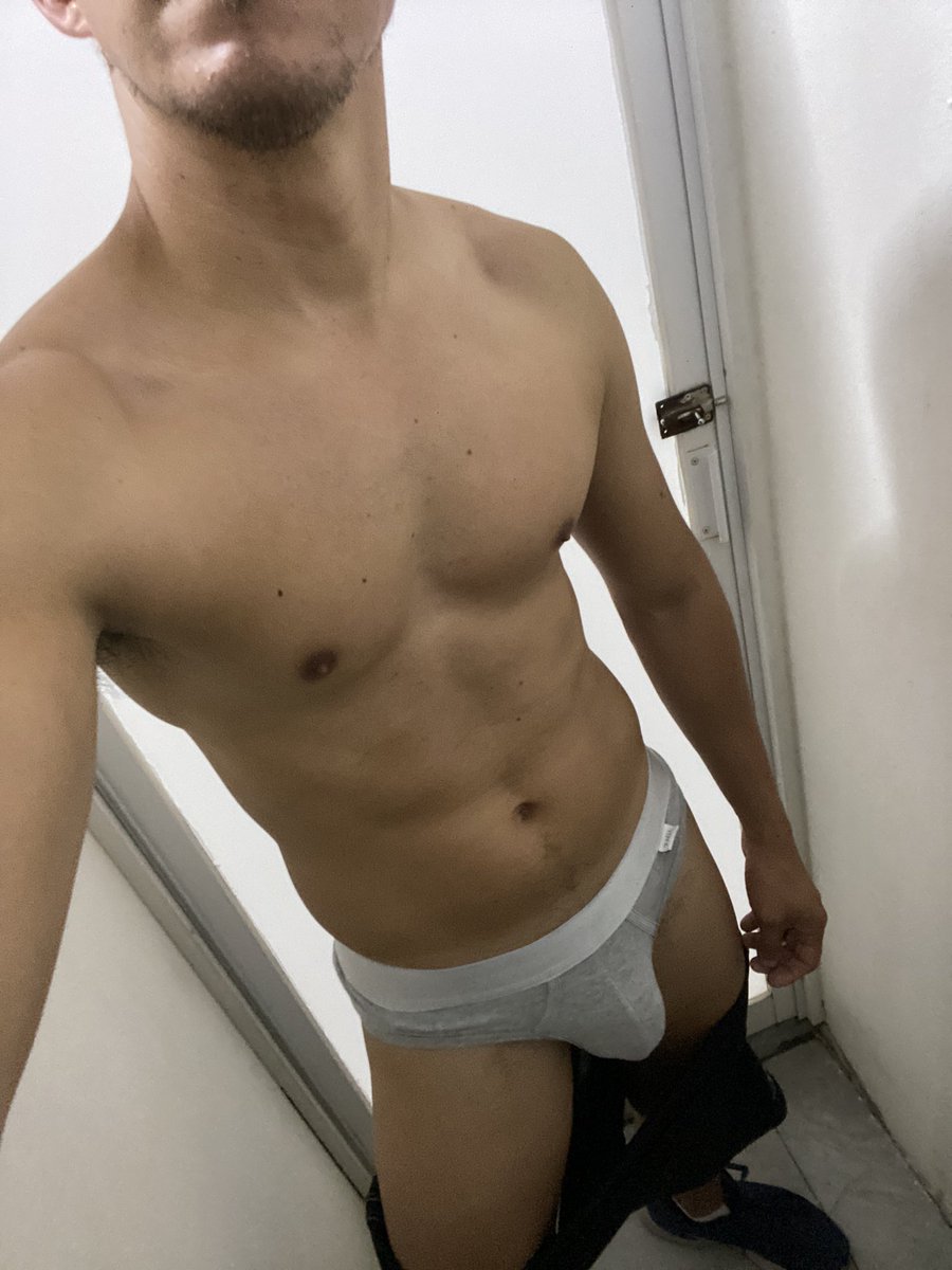 menundiespotter's tweet photo. Los hombres que se atreven a usar #trusa, presumir su #bulto y mostrar su cuerpo son puro 🔥😏🩲 ¿verdad @ivnrov?
Los que son #TeamTrusa provocan, conquistan y enloquecen. ¿Ya nos enseñaste la tuya o solo vas a mirar? 👀
⠀
#TrusaHot #SlipGame
💾 RT si eres de los valientes https://t.co/8hYfVv8McZ