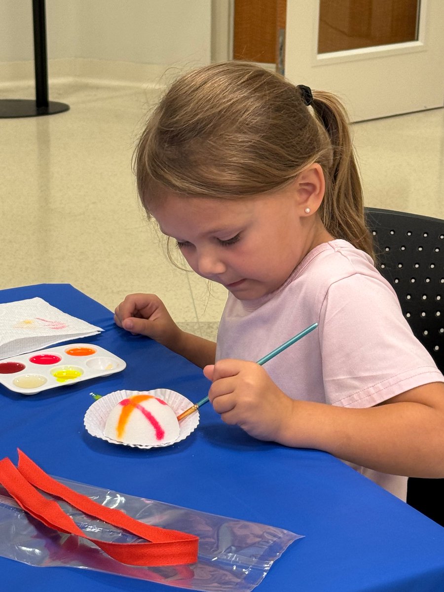 LeBonheurChild's tweet photo. Thank you to our friends at @BuffCitySoap and Miss Memphis Volunteer Kailyn Mallon for bringing creativity, joy and generosity to Le Bonheur!  Buff City Soap also made a $5,000 donation to support the kids and families we serve. https://t.co/Ngz5aAW8gE