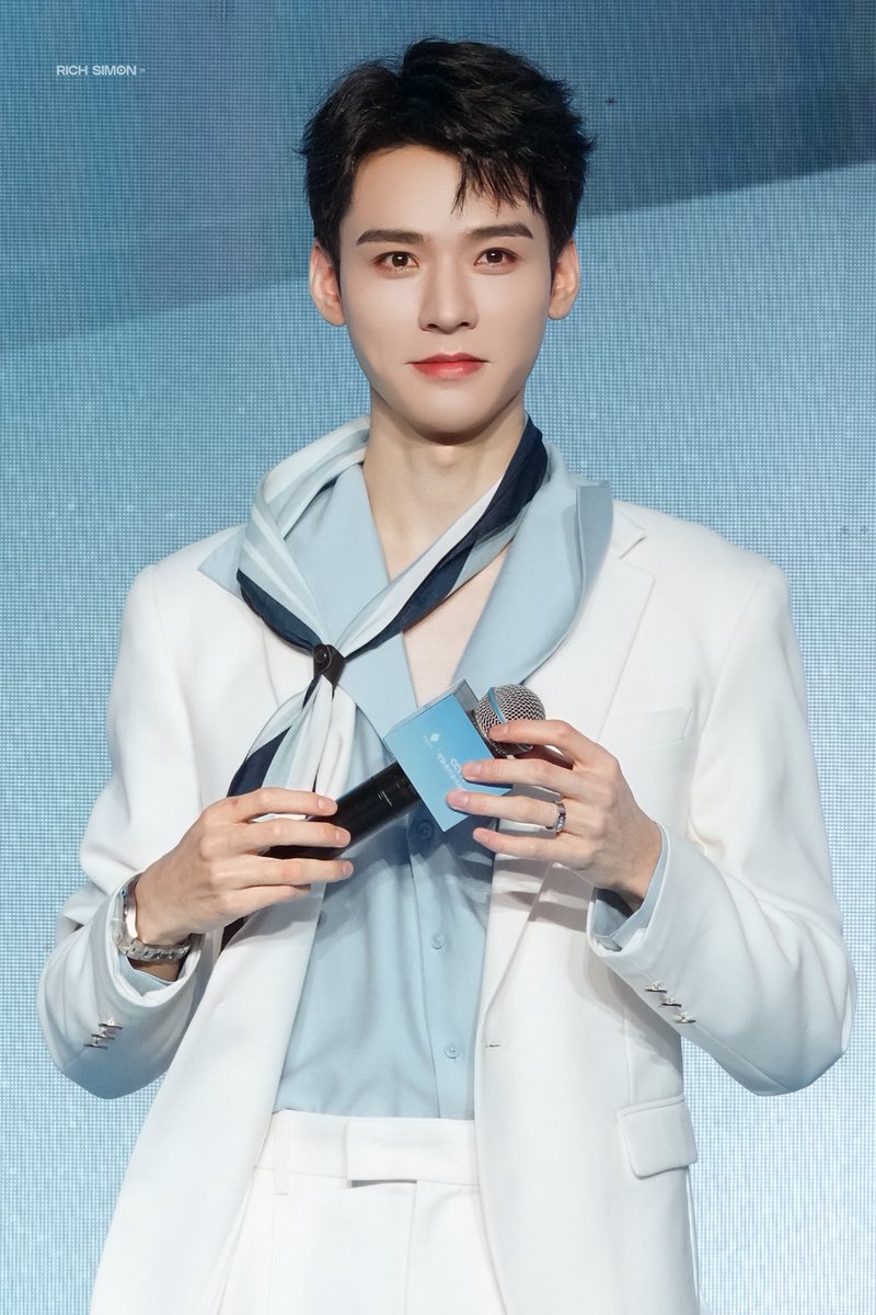 Good morning JunJun and JWX 🍄🌤️

#GongJun #龚俊 #กงจวิ้น