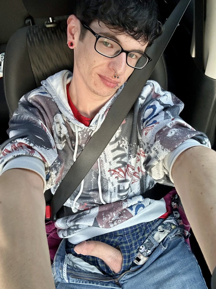 Me and <a href="/VTGayGuy33/">S</a> are half way to Chicago for the Gaga concert Monday night! Any followers attending the Mayhem Ball?