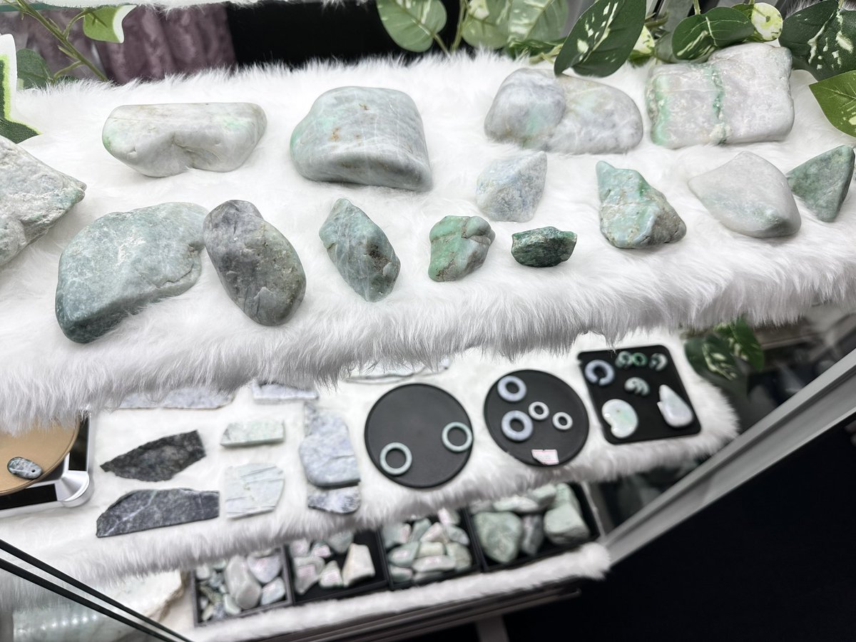 糸魚川ヒスイの専門店【すい】です。😆 本日11時よりオープンとなり