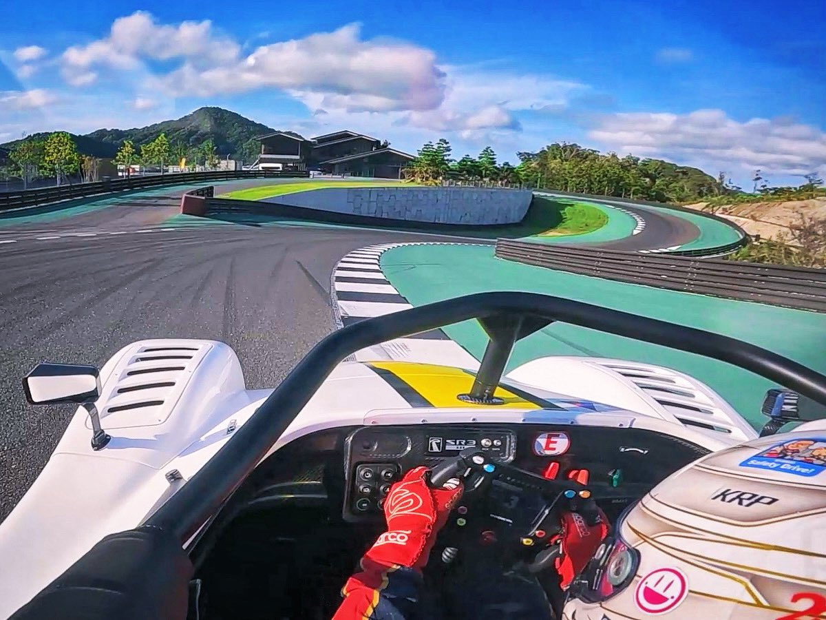 fuckenta's tweet image. ラディカル体験会、MAGARIGAWAの走行動画です🎥

youtube.com/watch?v=n3NDAa…

初めてのRadical、初めてのMAGARIGAWA、Sim予習は無し、１周目の走行動画になります💦

いつも通りですね🤣

#Radical 
#MAGARIGAWA