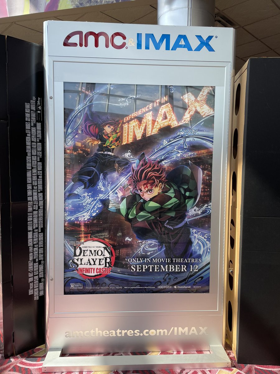 先月から鬼滅の刃を見始めた超ニワカが観に行ってきました

席はほぼ満席、コスプレした人も何人かいました

炭治郎が余計な一言を言うシーンがあって、会場中「Why!?」って叫んで盛り上がりました

アメリカでも鬼滅の人気はすごいんですね、想像以上でした

早く続きが観たいです