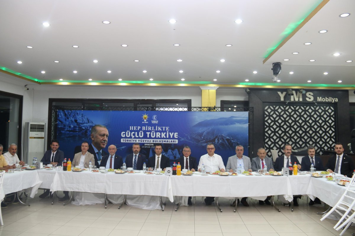 📍Türkiye Yüzyılı Buluşmaları 🇹🇷

Türkiye Yüzyılı Buluşmaları kapsamında şehrimize gelen AK Parti Grup Başkanımız Sn.Abdullah Güler, İl Başkanımız Sn.Galip Uzun, MKYK üyemiz İl Koordinatörümüz Sn.Enes Şişman ve Milletvekilimiz Sn.Hasan Çilez, kurucularımız için verilen vefa