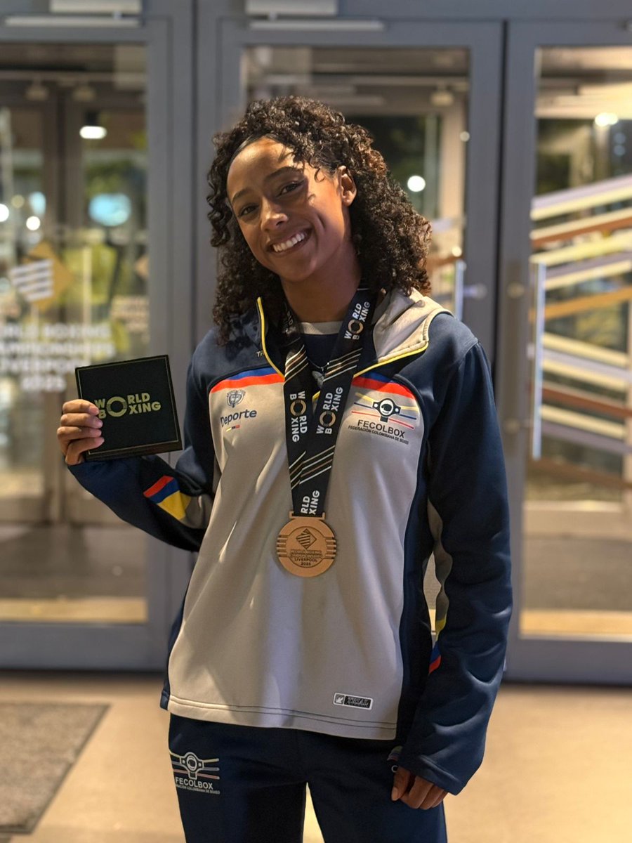 Nuestra campeona: Valeria Arboleda y su valiosa medalla de bronce de los 57 kilogramos del mundial de boxeo élite de Liverpool.

Bogotana con talento y puede dar más.

Adelante, Valeria!
