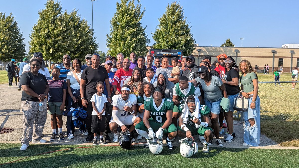 Love seeing our #CollegeKITS Kamau Ransom, Jett Watson, Angelo Arnold, Ladell Allen, and Keron KP Pryor competing at the next level as Southwest Baptist played Roosevelt today!!!