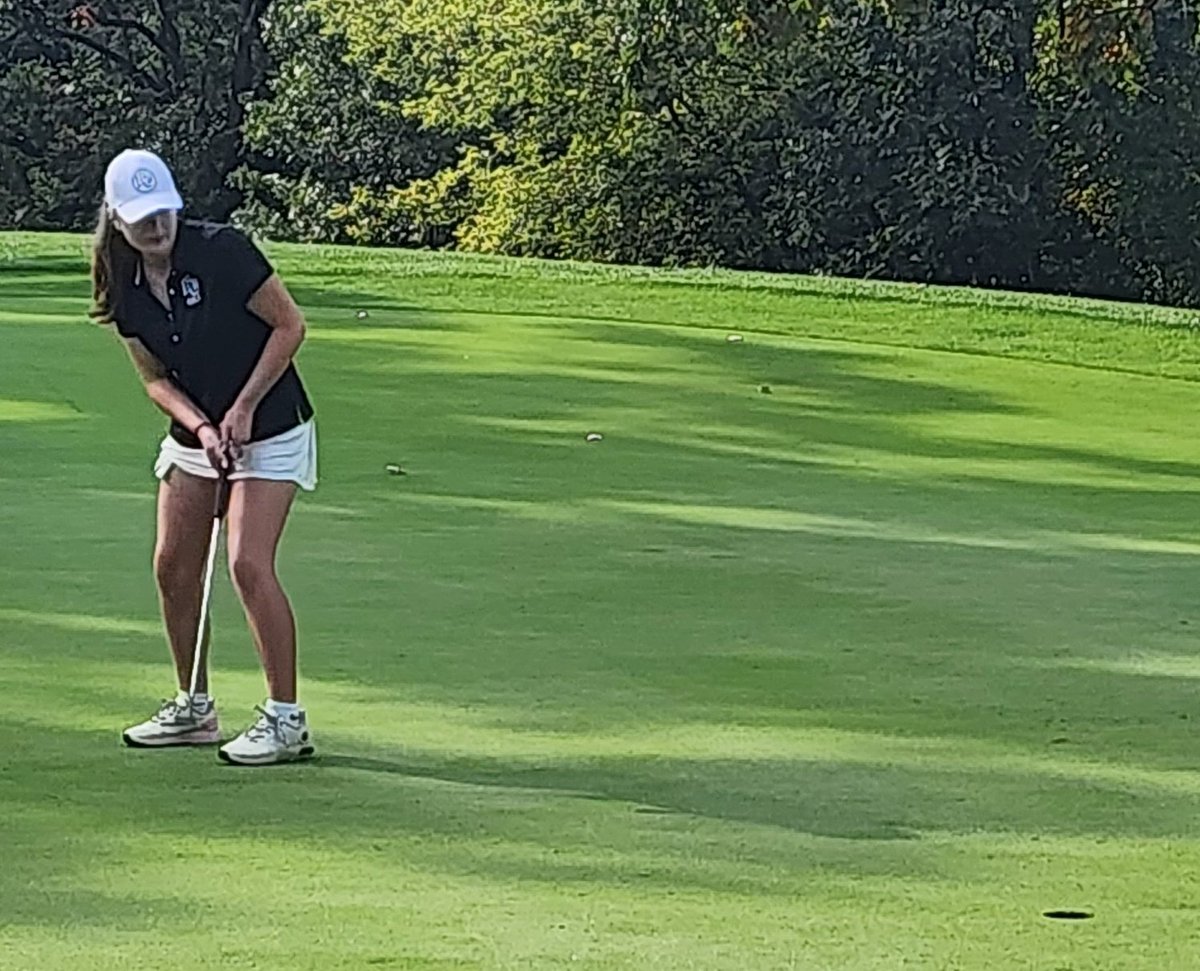Congratulations to BC senior Abbie Welch for making an eagle 3 on one of the hardest par 5's in the state #10 at Riverside GC. Her  1 under par 70 was medalist and won by 5 strokes. Ironically, she almost hit me with her incredible 2nd shot. #GoingLow
<a href="/BCHSAAD/">BCLancers</a> <a href="/BCHS_SDE/">Brookfield Central HS 🇺🇸</a>