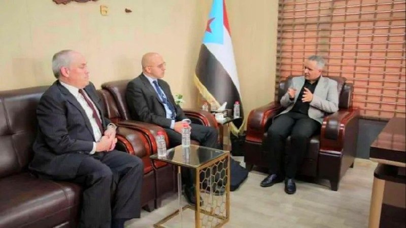 snfwrt8827's tweet photo. الوفد الإسرائيلي الذي زار جنوبنا بترتيب إماراتي ليسوا "صحفيين"، بل جواسيس. نحن لا نُخدع، ولا نُساوم. #الجنوب_يرفض_الاحتلال_الصهيوني } https://t.co/0IPMqsfjnV