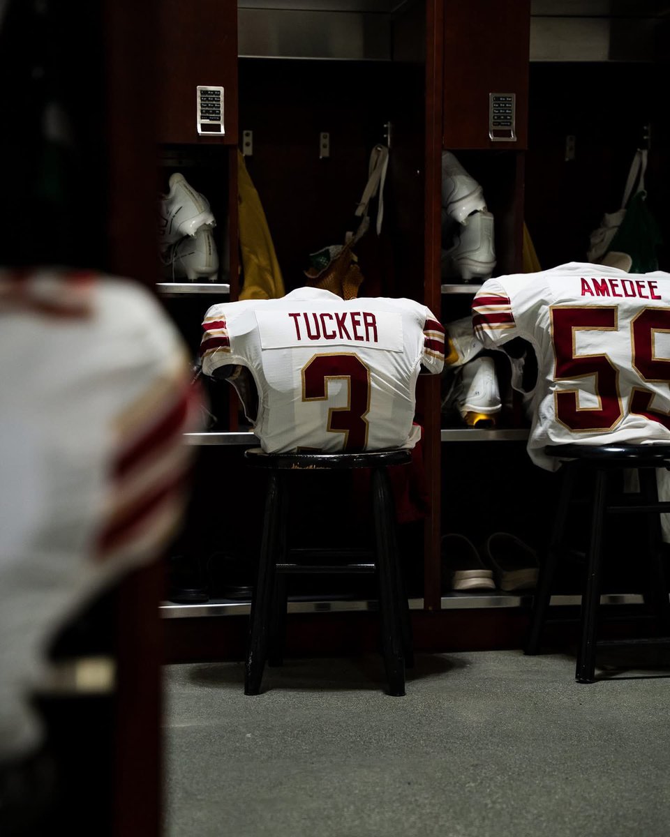 EaglesDaily_BC's tweet image. White jerseys, gold pants on the road for Boston College against Stanford tonight.

#NextLevel l #ForBostonAlways🦅