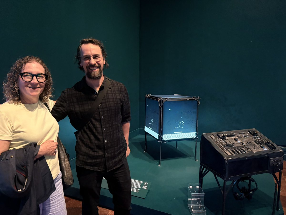 Another happy discovery in the flesh. With the master <a href="/_deafbeef/">0xDEAFBEEF</a> and his amazing work.