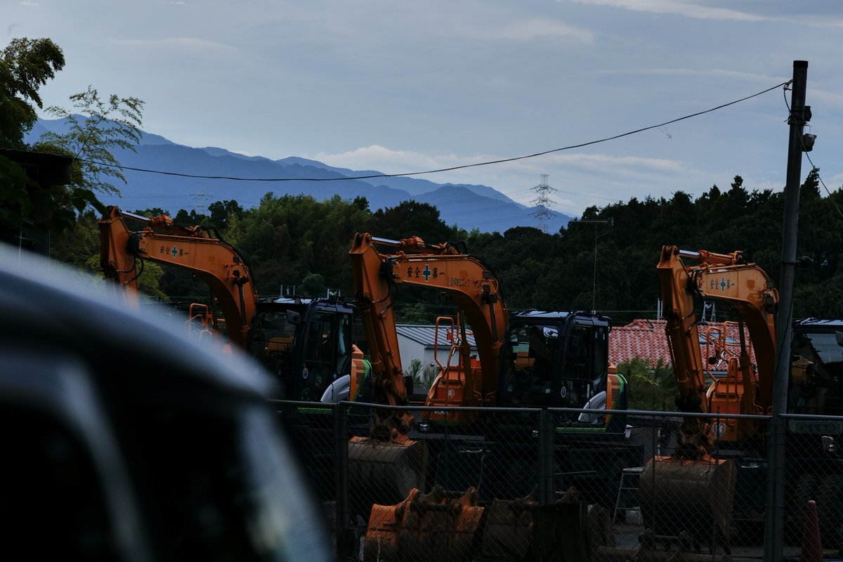 humbert_hayes's tweet photo. 車で移動しながら散歩

leica sl2s
sigm aar t105mm f2.8 dgdn

#leica 
#sl2s https://t.co/eUklrP4FHY