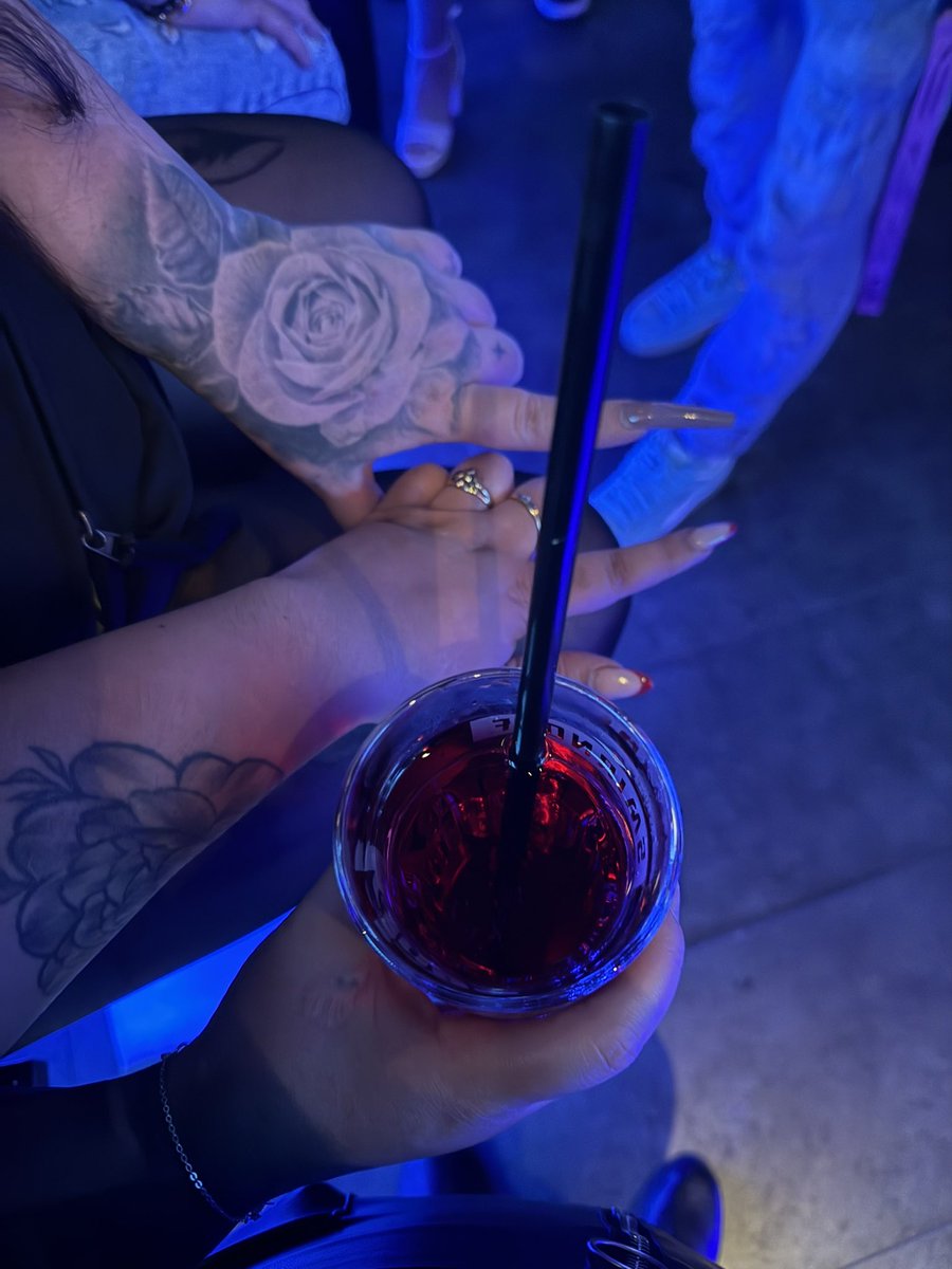 Getränke werden von euch übernommen. Mit <a href="/GeldherrinMaria/">GeldherrinMaria</a>