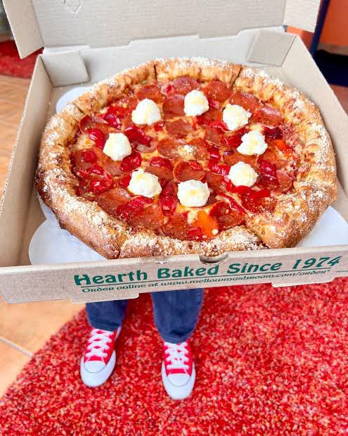 StevenSteelyDan's tweet photo. i want this pizza tommotowv 
credit to @MellowMushroom (94!t for the photo https://t.co/nZ1Tgt2VEC