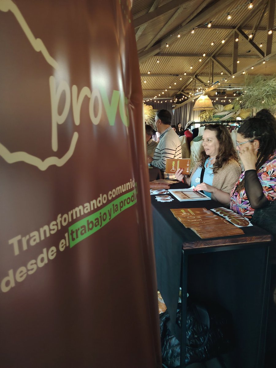 CamiloAlvarezLo's tweet image. Gracias a @inmujeresuy pudimos generar un espacio en el Prado para #Provas procesos con valor social @midesuy que junto a @MIEM_Uruguay venimos impulsando a la complemetariedad social y productiva agregando valor a emprendimientos, cooperativas sociales, microempresas.