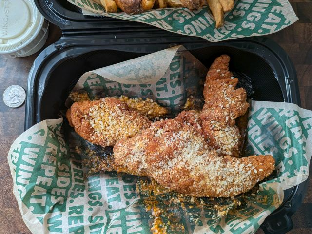 krikisme's tweet photo. @wingstop https://t.co/17olcbvv98