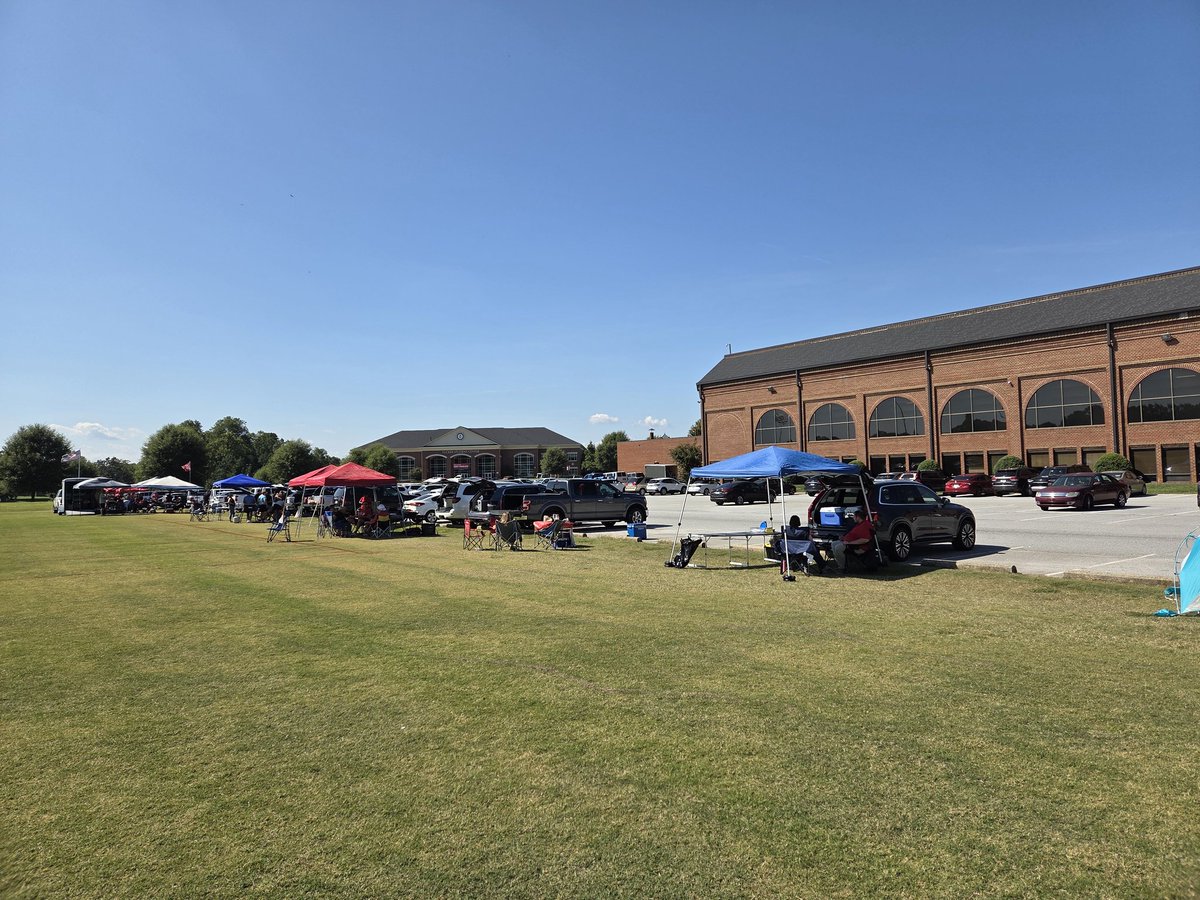 Limestone Tailgating ⚜ tweet media