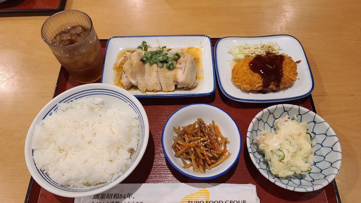 Terada88's tweet photo. 【高知県】高須食堂
　Takasu Shokudo in Kochi Japan.
　All under $10.00 meal set, Amazing..! https://t.co/ziEPoqZYbF