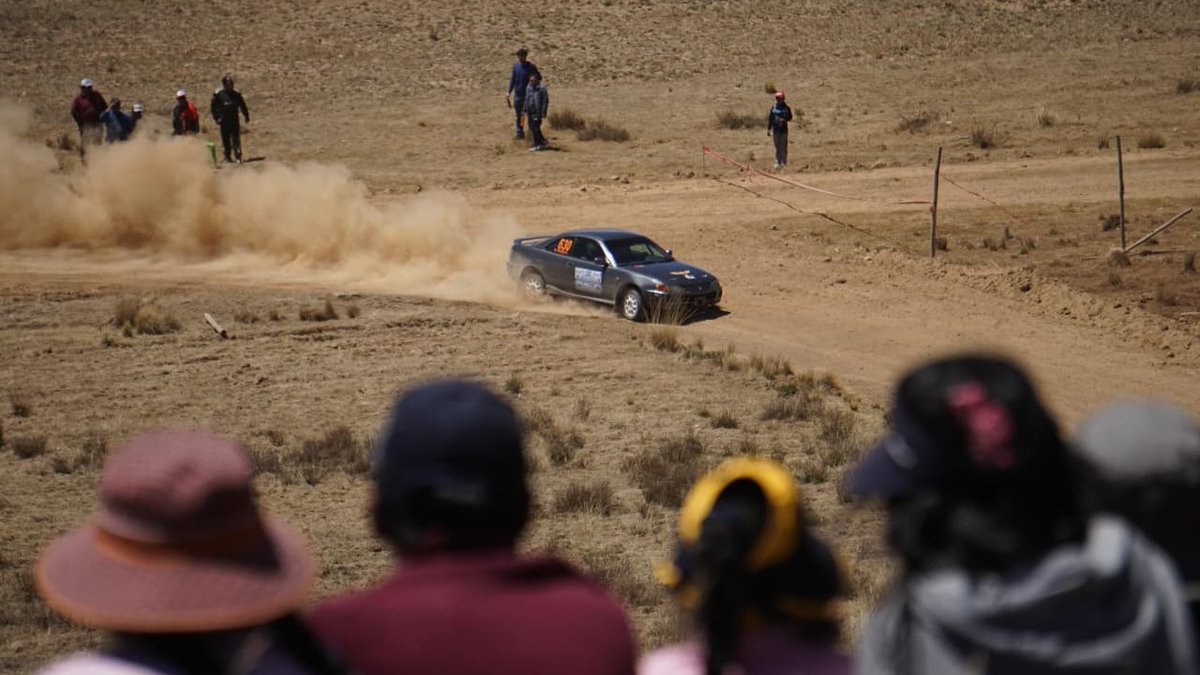 grupoeldeber's tweet photo. #ATodoMotor |🏎️ PUCARANI VIBRA CON EL AUTOMOVILISMO NACIONAL 🔊

En Pucarani, provincia Los Andes, La Paz, se lleva adelante la Tercera Carrera Nacional de Automovilismo en el circuito del mismo nombre, evento organizado por la Federación Boliviana de Automovilismo Deportivo (FEBAD). 

📸: APG