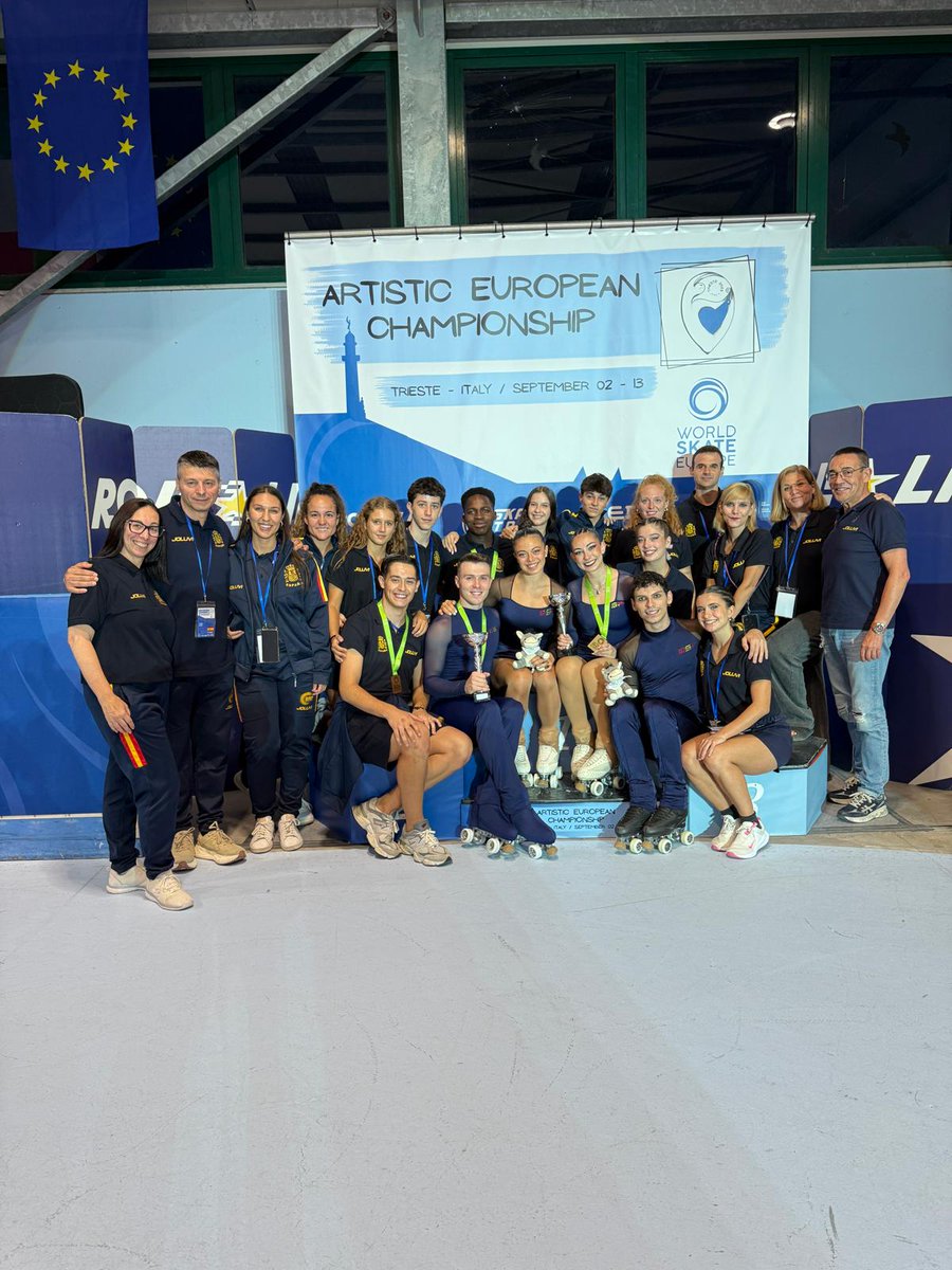 Natalia Baldizzone y Aleix Bou se proclaman campeones de Europa Sénior de Solo Danza 🥇🥇
 
En cat. junior, Joel Ribeiro se ha colgado el oro y Joan Jardí ha sido tercero 🙌

La delegación española ha logrado un total de 12 🥇, 3 🥈 y 11 🥉 en el medallero

#PatinajeArtístico