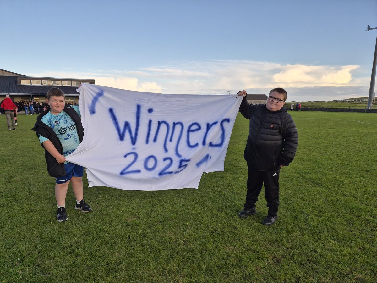 backfrc's tweet image. Thanks to all the kids for their efforts today. Some fab banners and loads of enthusiasm 😀 👌 And to everyone who came to support us this week and all season 🙌We're switching off now to enjoy a few 🍾 🥂  More photos to follow tomorrow. Time to enjoy the festivities 🏆🥳🎉