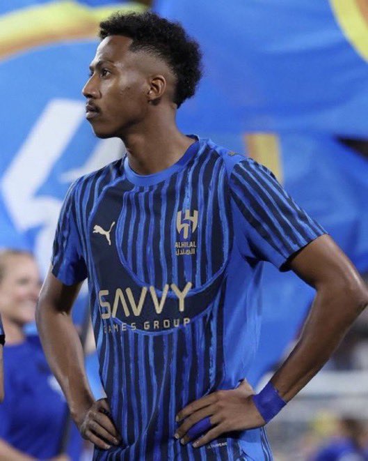 ماذا لو لعب أساسي اليوم؟ 

● جيد في الإفتكاك 
● متناغم مع سالم 
● جيد في الصناعة
● مهاري 

#الهلال_القادسيه