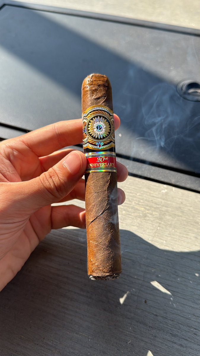 The Cigar Log tweet media