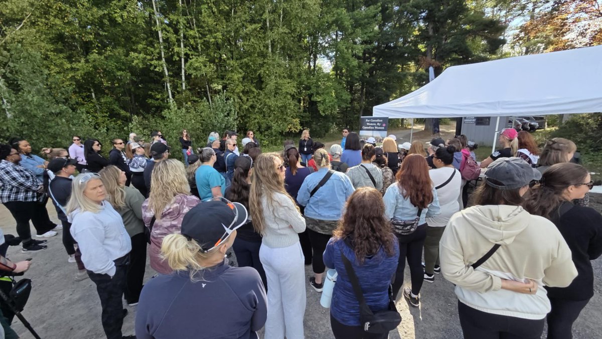 TWilsonOttawa's tweet image. 81 🇨🇦💕 

81 ladies gathered today just east of Ottawa for a day of fun, friendship and firearms at the annual #EOSC Ladies Range Day. I’m so grateful to the team of volunteers for giving up their Saturday to make it happen, to the ladies for coming with an open mind and giving