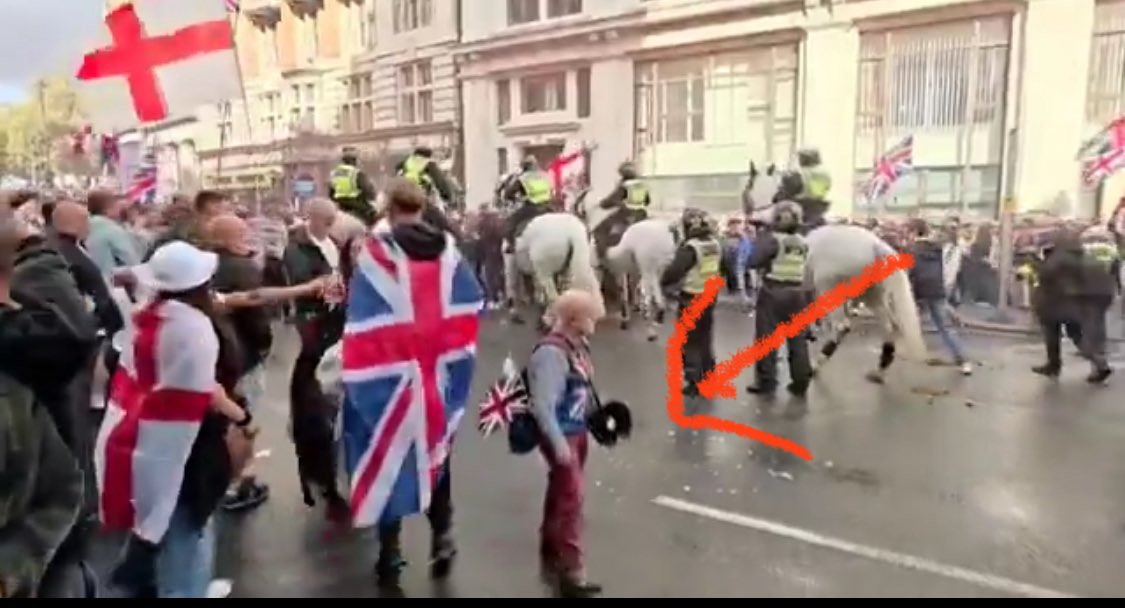 eamonnpmcmahon's tweet image. Somebody warn Doherty.. the munchkins have infiltrated the far right !