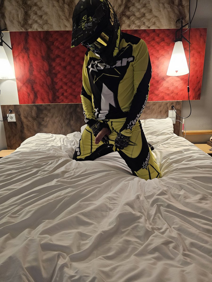 Hey😏 do you want to play with me? Fuck me hard, i'll moan a lot 😈🍆💦💦🥵🫶