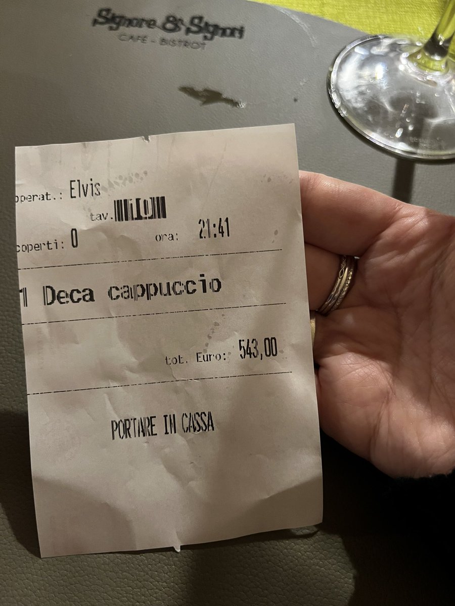 Helèna Hicks tweet media