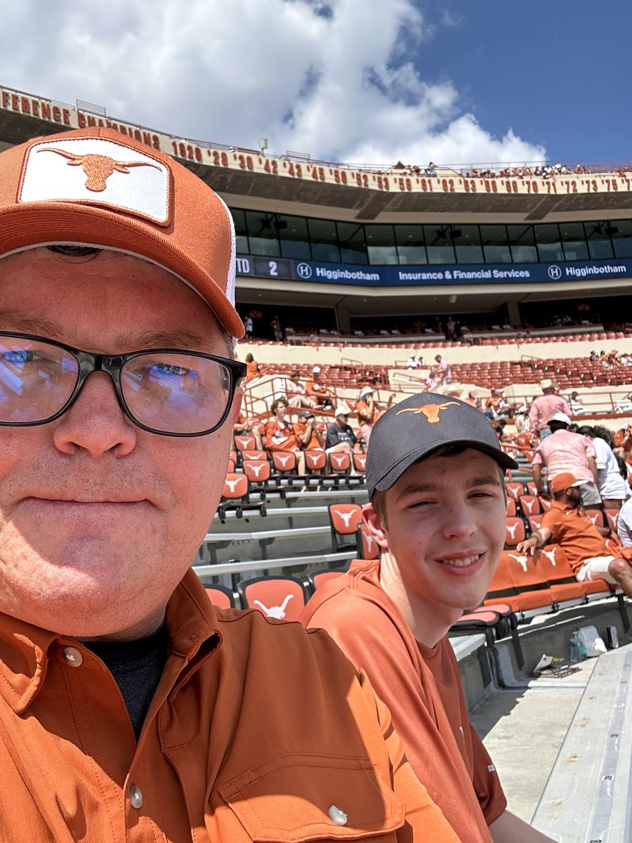 mccrary903's tweet image. Let’s go ‘Horns!  #HookEm