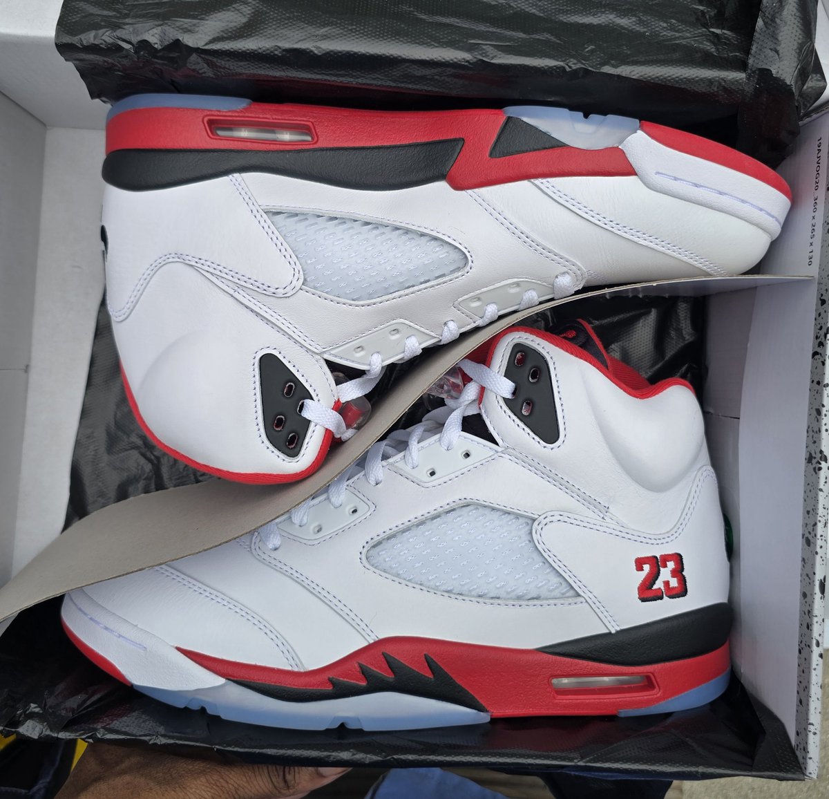 Drizzle19781's tweet image. Fire Red Black Tongue 5's