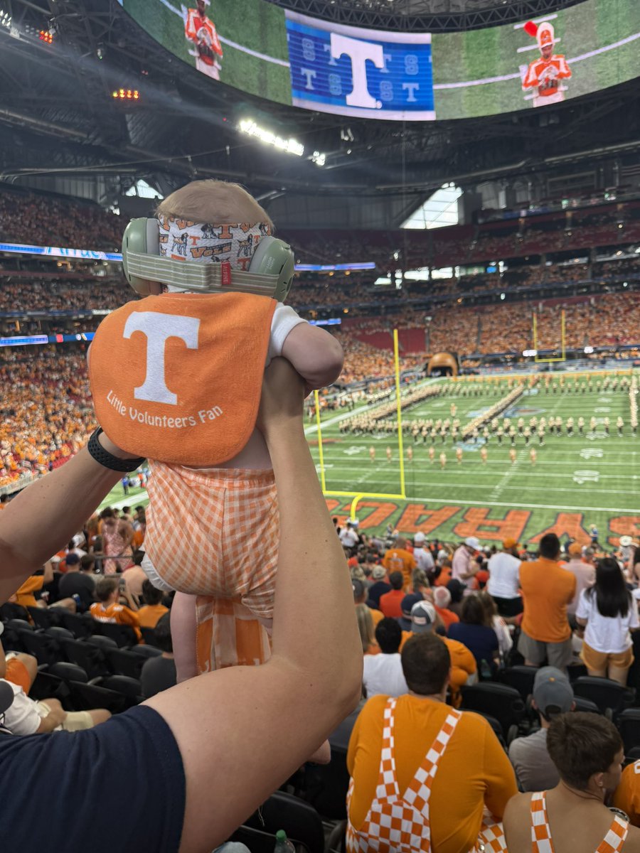 ROCKY TOP!!!! 🍊

Go Vols #BeatUGA