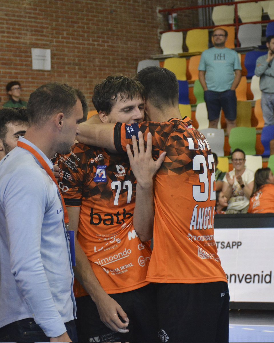 Bathco Balonmano Torrelavega tweet media