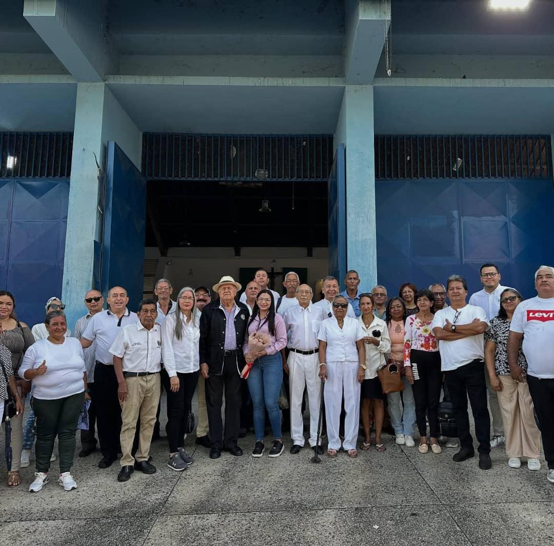 carvajalerika27's tweet photo. #13DeSeptiembre Conmemoramos 84 años de historia y compromiso de Acción Democrática.  Misa de accion de gracia , reafirmamos nuestros principios y renovamos la esperanza de seguir construyendo un futuro basado en la unidad y democracia
#84AñosADEnResistenciaConVzla https://t.co/lBdMyUwAjI
