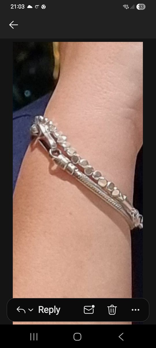 serenabrowne tweet media