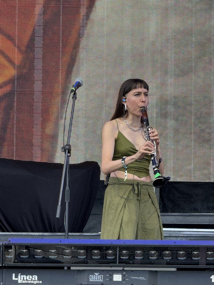 <a href="/luciofeuillet/">Lucio Feuillet</a> se toma el <a href="/CordilleraFest/">Festival Cordillera</a> 2025.

#VientosdeRock