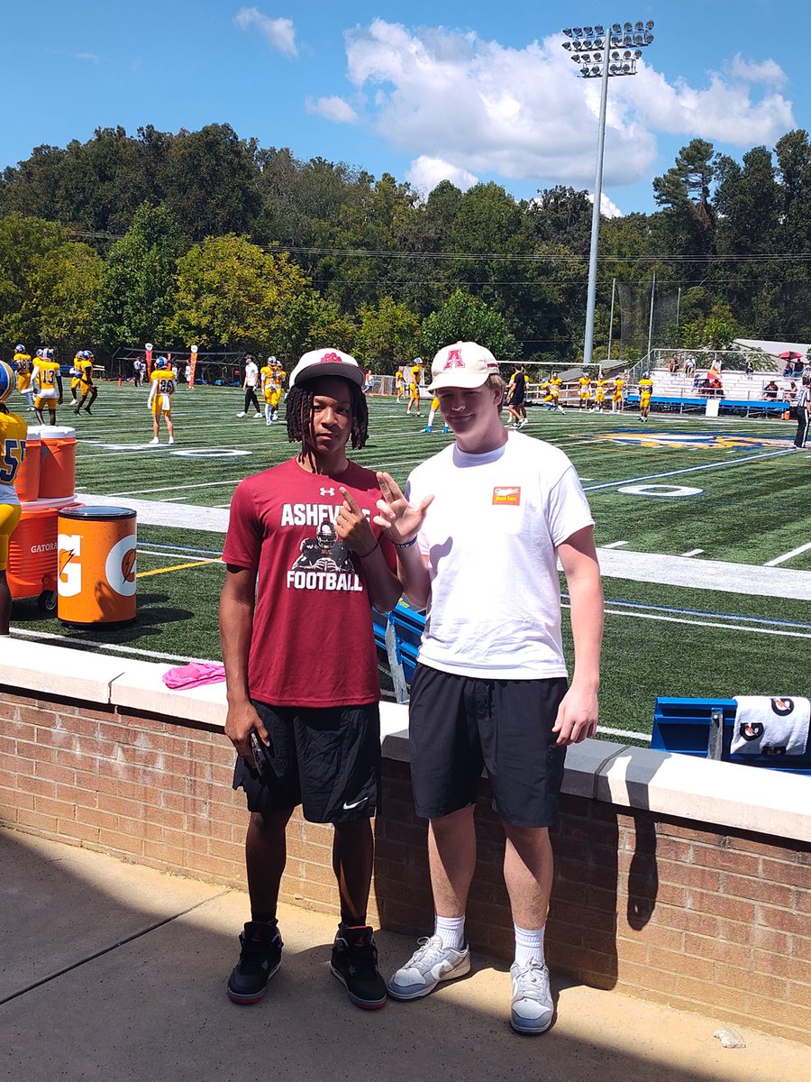 Watched <a href="/MarsHill_FB/">MHU Football</a>  OT win v against Carson Newman <a href="/brentonmiller_/">Brenton Miller</a> <a href="/AHSCougarsFB/">Asheville High School Football</a>