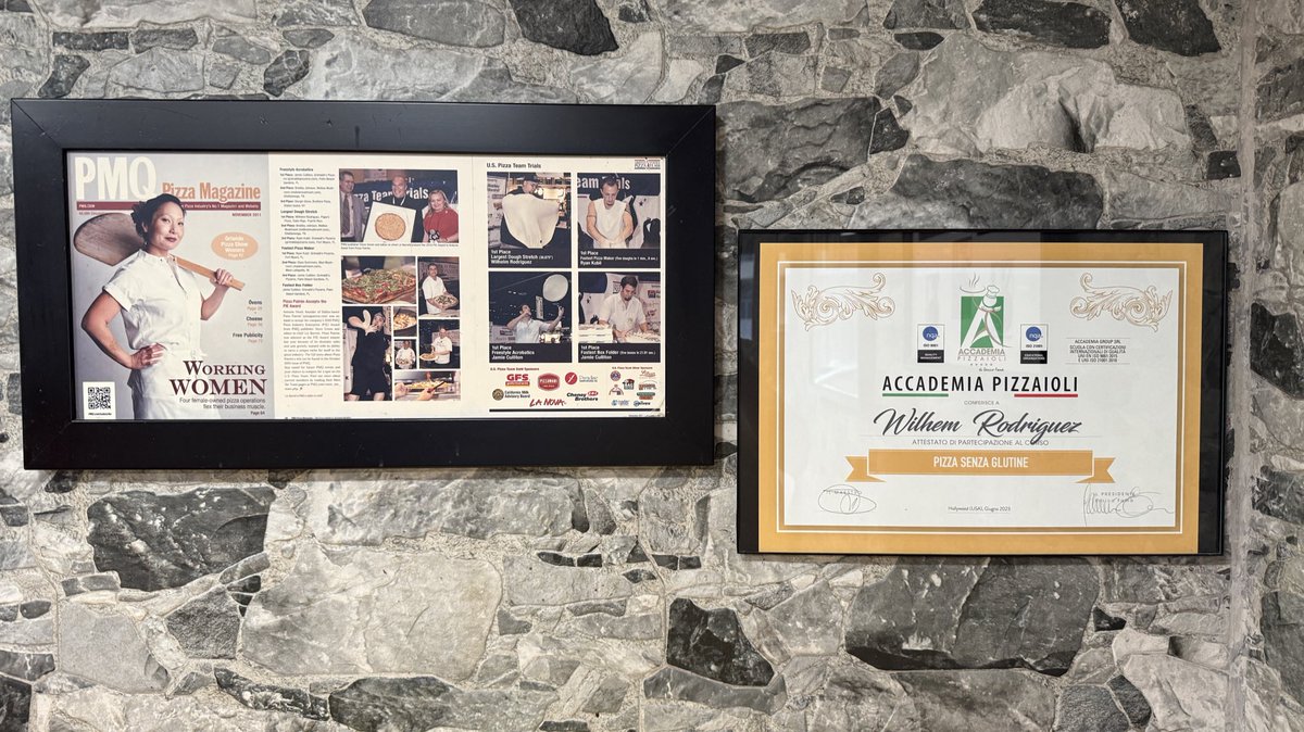 Papa’s Pizza, Cabo Rojo

Fácilmente Top 5 de PR (premios internacionales)

2 pedazos épicos de queso y un refresco: $6

(Pepperoni +$1)