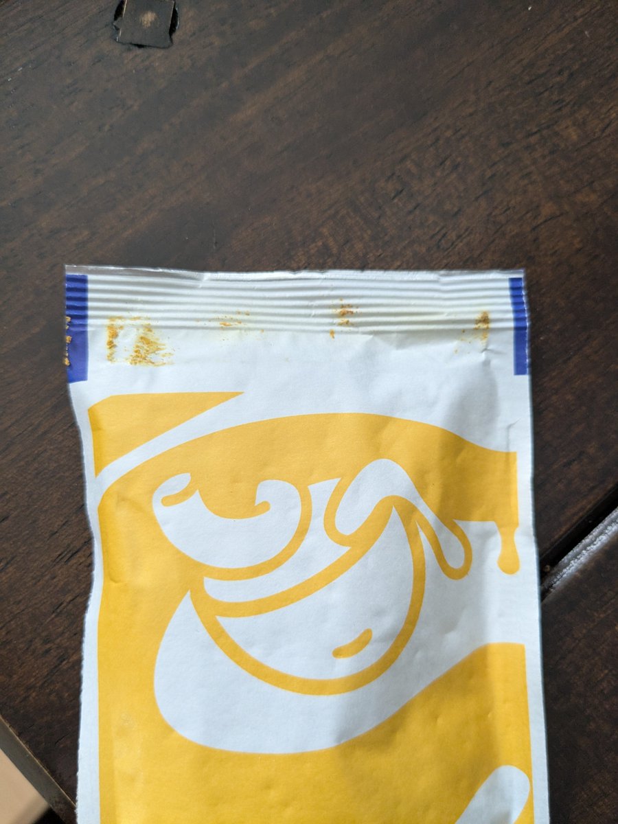 Scallow19's tweet photo. @kraftdinner Not entirely sure what's going on here, but the tops of my cheese packets have been dirty the last couple times I've opened the boxes :/ https://t.co/NuqJleNkt2