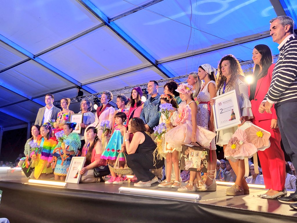 Paperezko Soinekoen Nazioarteko Lehiaketaren 65. urteurrena ospatzen ari gara #Gueñes|ko Arenatzarte Parkean. Sormena, artea eta moda protagonistak! #Enkarterri #Bizkaia
