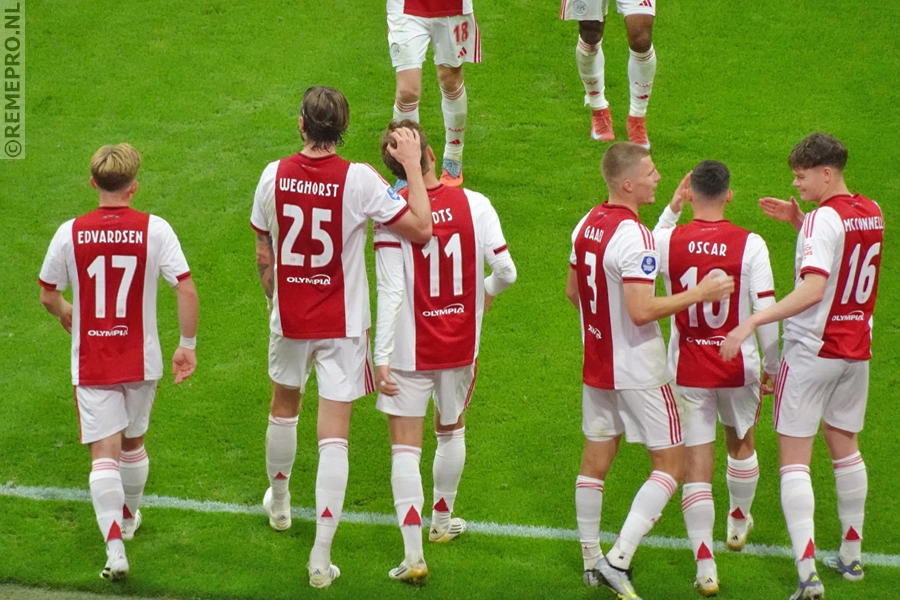 remepro_nl's tweet image. Het fotoverslag van Ajax - PEC Zwolle staat online op ajaxfotoside.nl #ajapec